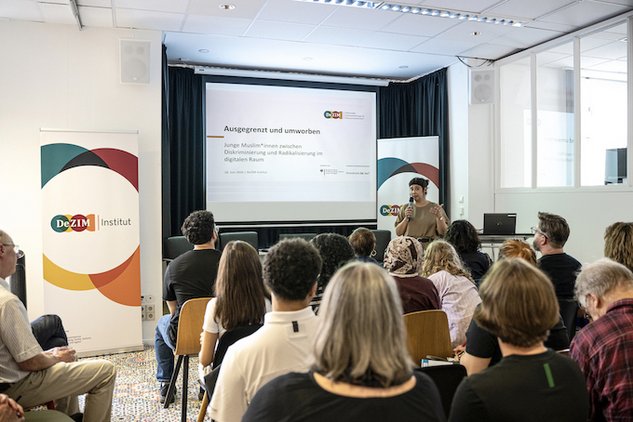 DeZIM_talk - Ausgegrenzt und umworben