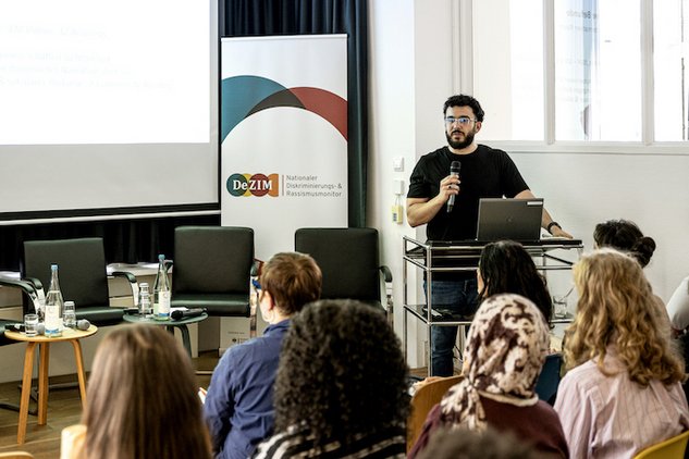 DeZIM_talk - Ausgegrenzt und umworben