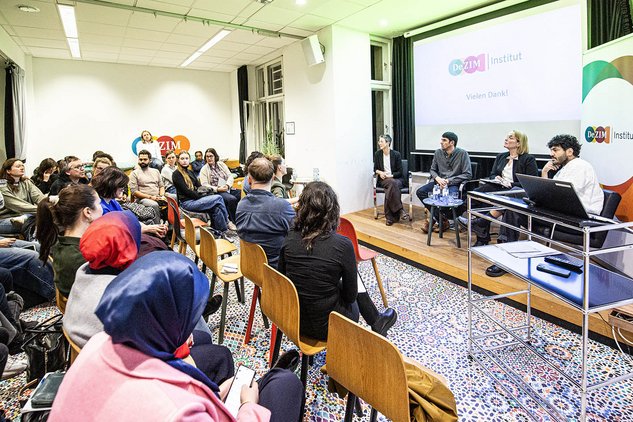 DeZIM_talk_Lebens- und Arbeitsbedingungen international angeworbener Pflegekräfte