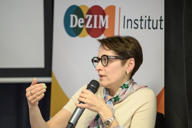 DeZIM lunch discussion: Unsichtbare Lasten sichtbare Stärke