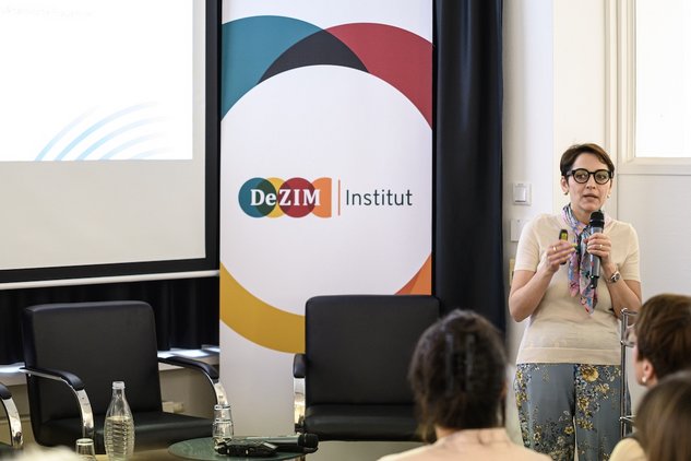 DeZIM lunch discussion: Unsichtbare Lasten sichtbare Stärke