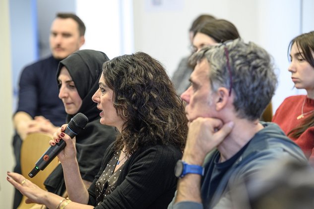 DeZIM lunch discussion: Unsichtbare Lasten sichtbare Stärke